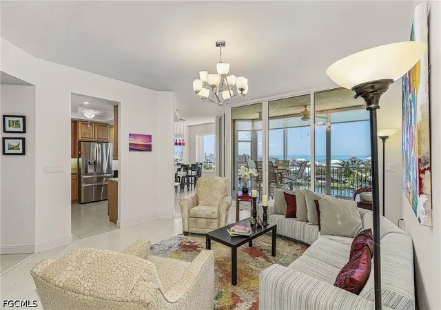 Listing Photo 3 - Condo for sale in building located at 4192 Bay Bch Ln, Fort Myers Beach, FL 33931 - Unit #872