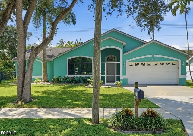 Photo 2 of Sale Pending at 1470 Winkler Ave, Fort Myers, FL 33901 | MLS# 2026033978 | Listing updated on 2026-08-24