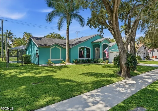 Photo 3 of Sale Pending at 1470 Winkler Ave, Fort Myers, FL 33901 | MLS# 2026033978 | Listing updated on 2026-08-24