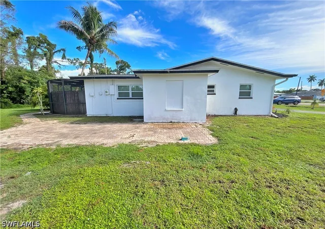 Photo 2 of Sale Pending at 8512 Fordham St, Fort Myers, FL 33907 | MLS# 226029029 | Listing updated on 2026-08-25
