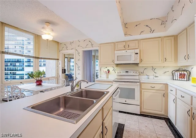 Photo 4 of Condo for sale at 4051 Gulf Shore Blvd N #706, Naples, FL 34103 | MLS# 226028945 | Listing updated on 2026-10-04