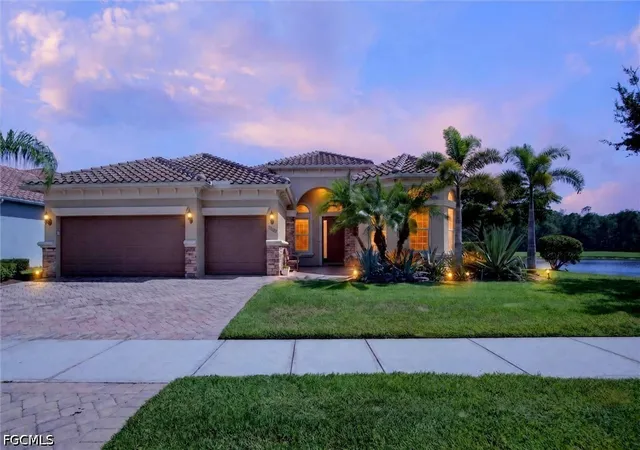 Photo 3 of Sale Pending at 11205 Surrey Pl, Fort Myers, FL 33913 | MLS# 2026034003 | Listing updated on 2026-08-25
