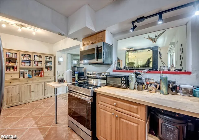 Photo 3 of Single family home for sale at 101 Powell Crk Cir, North Fort Myers, FL 33917 | MLS# 2026034116 | Listing updated on 2026-08-13