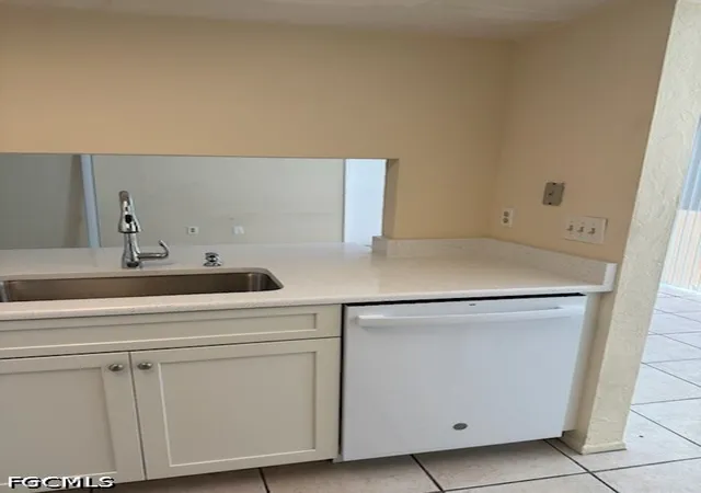 Photo 5 of Townhouse for sale at 3276 Prince Edward Is Cir #2, Fort Myers, FL 33907 | MLS# 2026034203 | Listing updated on 2026-08-13