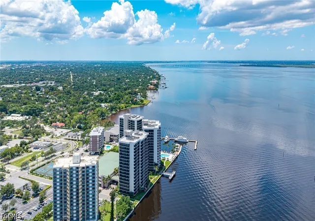 Listing Photo 2 - Condo for sale in building located at 1900 Virginia Ave, FORT MYERS, FL 33901 - Unit #1401