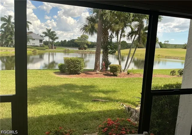 Listing Photo 5 - Condo for sale in building located at 5550 Trailwinds Dr, Fort Myers, FL 33907 - Unit #615
