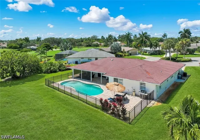 Photo 3 of Sale Pending at 193 Heather Grv Ln, Naples, FL 34113 | MLS# 226029239 | Listing updated on 2026-08-18