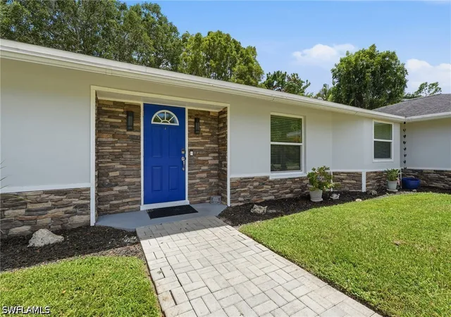 Photo 3 of Sale Pending at 4900 Tahiti Ln, Naples, FL 34112 | MLS# 226029358 | Listing updated on 2026-08-25