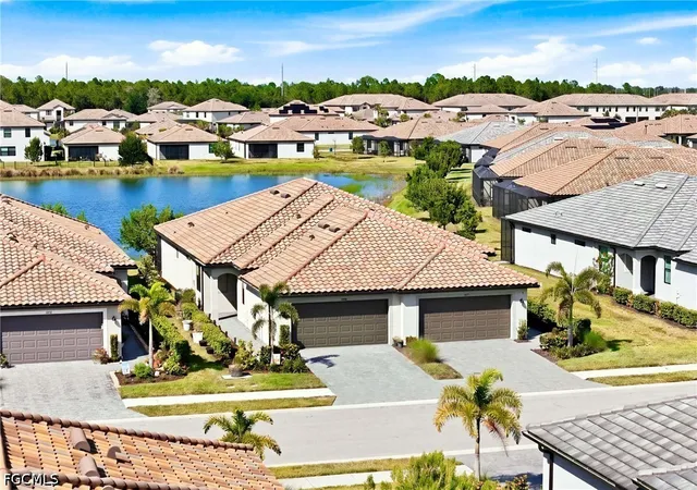 Photo 1 of Sale Pending at 14040 Hunter Oak Dr, Fort Myers, FL 33913 | MLS# 2026034386 | Listing updated on 2026-08-21