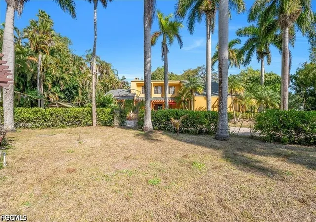 Photo 3 of Single family home for sale at 184 W Mariana Ave, North Fort Myers, FL 33903 | MLS# 2026034392 | Listing updated on 2026-08-13
