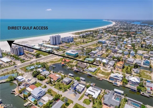 Photo 3 of Single family home for sale at 140 Egret St, Fort Myers Beach, FL 33931 | MLS# 2026034417 | Listing updated on 2026-10-05