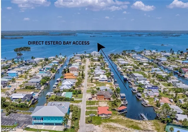 Photo 3 of Single family home for sale at 140 Egret St, Fort Myers Beach, FL 33931 | MLS# 2026034417 | Listing updated on 2026-10-05