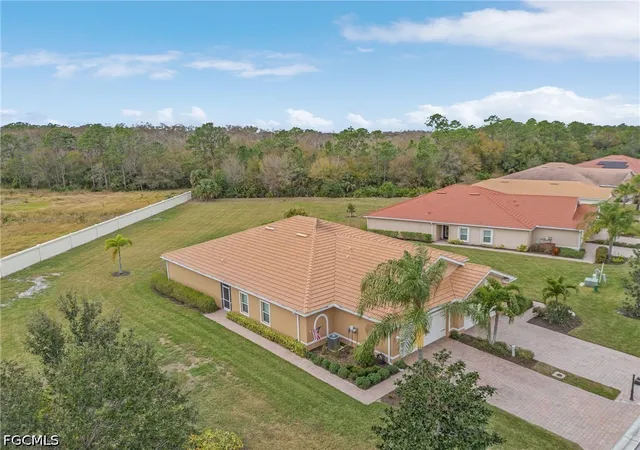 Photo 2 of Townhouse for sale at 15262 Ligustrum Ln, Alva, FL 33920 | MLS# 2026034439 | Listing updated on 2026-08-14