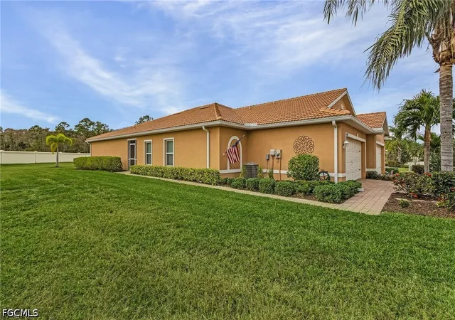 Photo 3 of Townhouse for sale at 15262 Ligustrum Ln, Alva, FL 33920 | MLS# 2026034439 | Listing updated on 2026-08-14