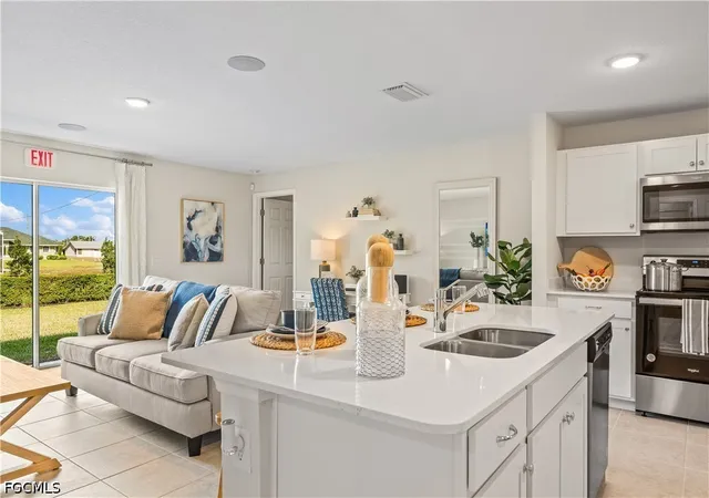 Photo 3 of Single family home for sale at 8059 N Rolling Cir, Labelle, FL 33935 | MLS# 2026034442 | Listing updated on 2026-08-13