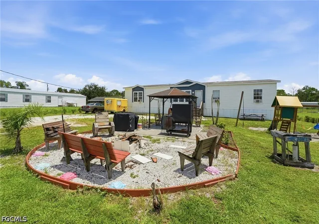 Photo 3 of Manufactured home for sale at 3621 Dustin Dr, Labelle, FL 33935 | MLS# 2026034506 | Listing updated on 2026-08-16