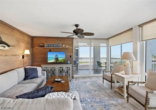 Listing Photo 4 - Condo for sale in building located at 2265 W Gulf Dr, Sanibel, FL 33957 - Unit #320-C