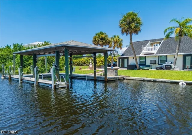 Listing Photo 4 - Condo for sale in building located at 4851 Gary Rd, Bonita Springs, FL 34134