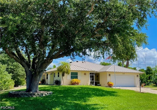 Photo 2 of Single family home for sale at 4472 Lake Heather Cir, St James City, FL 33956 | MLS# 2026034608 | Listing updated on 2026-08-28