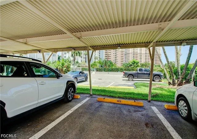 Listing Photo 2 - Condo for sale in building located at 1900 Clifford St, Fort Myers, FL 33901 - Unit #303
