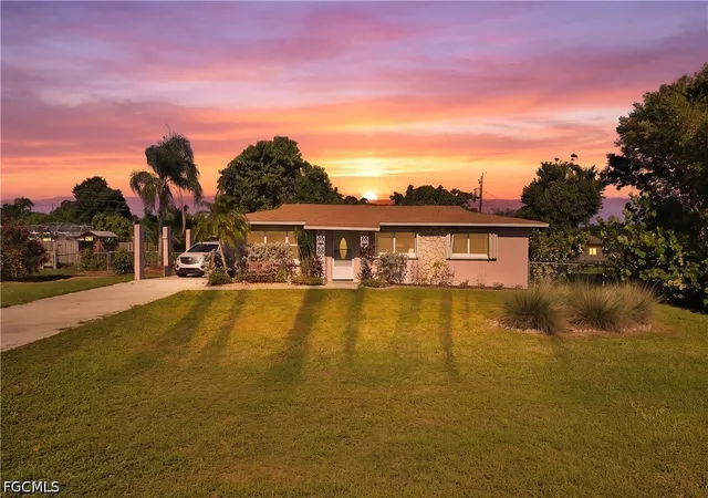 Photo 1 of Sale Pending at 205 Maine Ave, Fort Myers, FL 33905 | MLS# 2026034670 | Listing updated on 2026-08-18