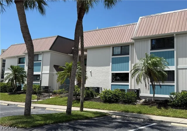 Photo 3 of Condo for sale at 200 Lenell Rd #326, Fort Myers Beach, FL 33931 | MLS# 2026034696 | Listing updated on 2026-08-15