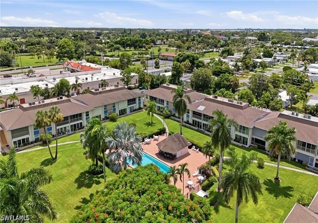 Listing Photo 5 - Condo for sale in building located at 325 Charlemagne Blvd, Naples, FL 34112 - Unit #204B