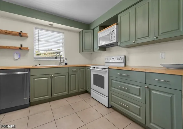 Photo 2 of Sale Pending at 2231 Gorham Ave, Fort Myers, FL 33907 | MLS# 2026034795 | Listing updated on 2026-08-23