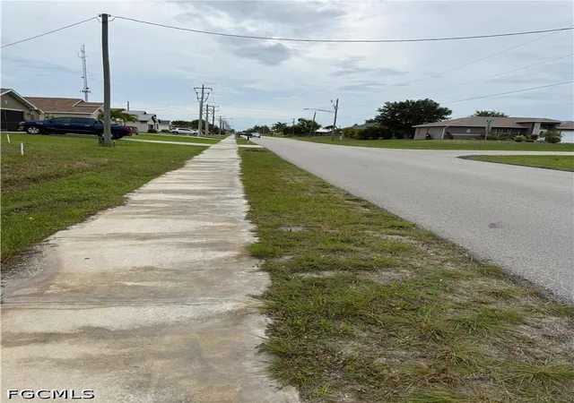3rd image of 1828 Sw 32nd St, Cape Coral, FL 33914 | MLS# 2026034814