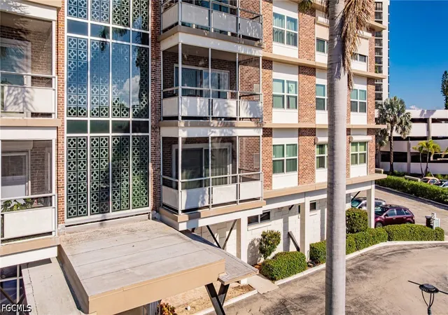 39th image of 2350 W 1st Street #205, Fort Myers, FL 33901 | MLS# 2026034874