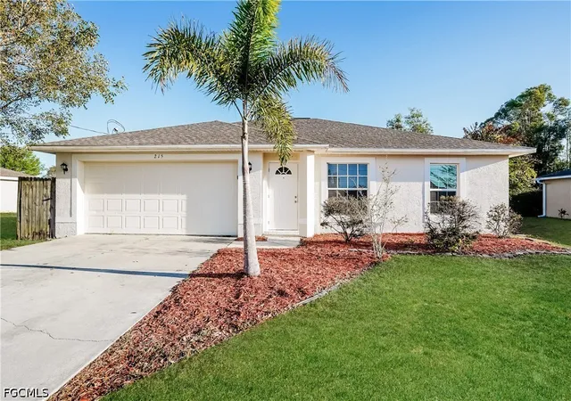 Photo 1 of Single family home for sale at 215 Manasota St, Fort Myers, FL 33913 | MLS# 2026034895 | Listing updated on 2026-08-17
