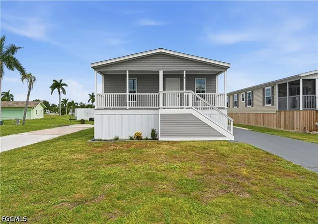 Photo 1 of Manufactured home for sale at 7 Birch Blvd, Fort Myers, FL 33908 | MLS# 2026034897 | Listing updated on 2026-08-17