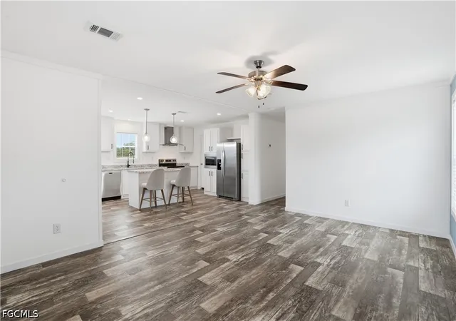 Photo 2 of Manufactured home for sale at 7 Birch Blvd, Fort Myers, FL 33908 | MLS# 2026034897 | Listing updated on 2026-08-17