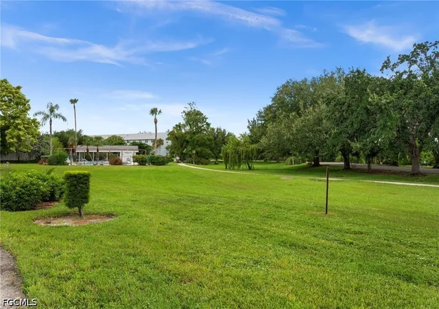 Listing Photo 2 - Condo for sale in building located at 1051 Palm Ave, North Fort Myers, FL 33903 - Unit #112