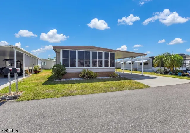 Photo 2 of Manufactured home for sale at 300 Shoreland Dr, Fort Myers, FL 33905 | MLS# 2026035009 | Listing updated on 2026-08-18