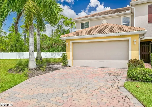 Photo 2 of Townhouse for sale at 3733 Crofton Ct, Fort Myers, FL 33916 | MLS# 2026035065 | Listing updated on 2026-08-18