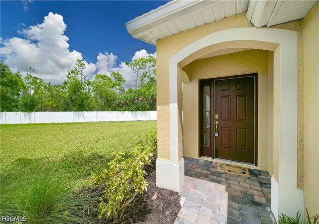 Photo 3 of Townhouse for sale at 3733 Crofton Ct, Fort Myers, FL 33916 | MLS# 2026035065 | Listing updated on 2026-10-01