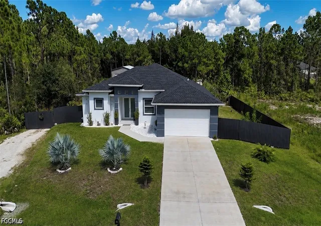 Photo 2 of Single family home for sale at 918 Dixie Ave, Lehigh Acres, FL 33972 | MLS# 2026035103 | Listing updated on 2026-08-18
