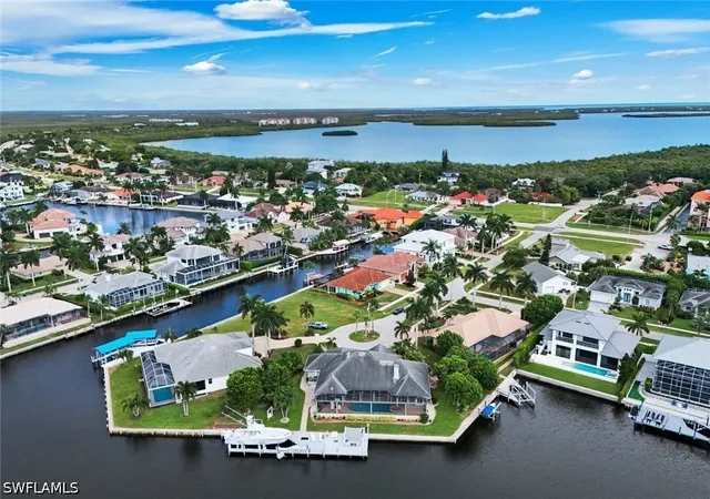 Photo 3 of Single family home for sale at 60 Covewood Ct, Marco Island, FL 34145 | MLS# 226028509 | Listing updated on 2026-10-07