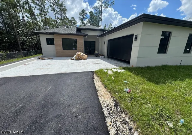 Photo 2 of Single family home for sale at 628 20th Street Se, Naples, FL 34117 | MLS# 226029872 | Listing updated on 2026-08-20
