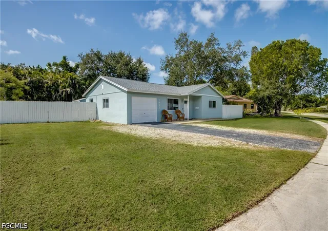 Photo 2 of Single family home for sale at 2912 Poinciana Dr, Naples, FL 34105 | MLS# 2026035171 | Listing updated on 2026-08-19