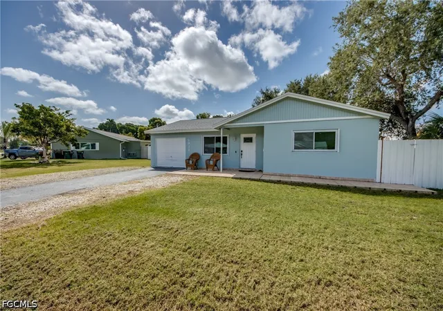 Photo 3 of Single family home for sale at 2912 Poinciana Dr, Naples, FL 34105 | MLS# 2026035171 | Listing updated on 2026-08-19