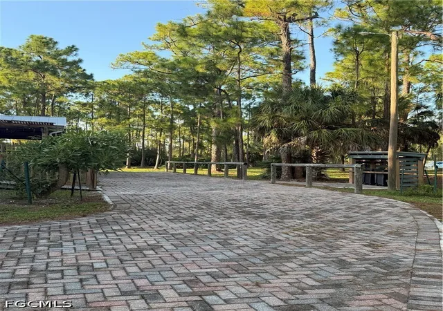 Photo 3 of Manufactured home for sale at 4700 Pioneer 23rd St, Clewiston, FL 33440 | MLS# 2026035351 | Listing updated on 2026-08-22