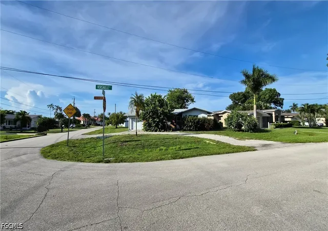 Photo 2 of Single family home for sale at 5201 Glade Ct Ne, Cape Coral, FL 33904 | MLS# 2026035358 | Listing updated on 2026-08-20