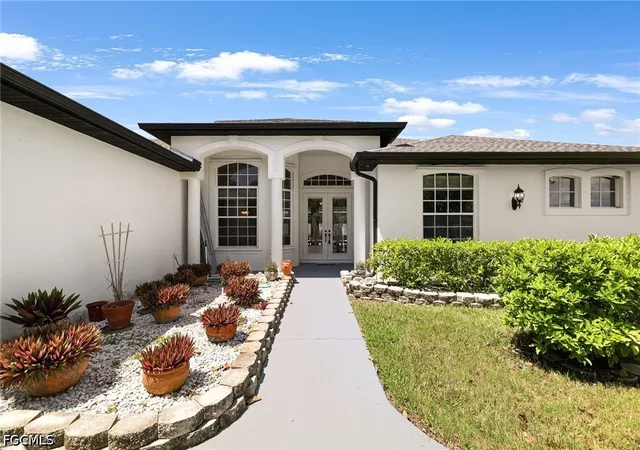 Photo 3 of Sale Pending at 1819 Se 19th Ln, Cape Coral, FL 33990 | MLS# 2026035434 | Listing updated on 2026-08-25