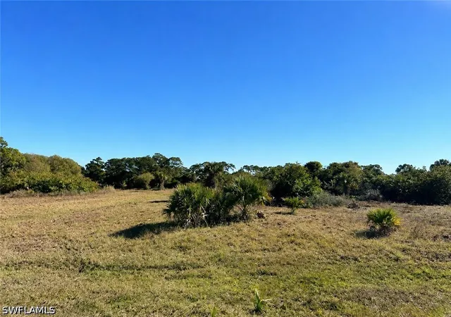 Photo 1 of Land for sale at 621 Maureen Ln, Labelle, FL 33935 | MLS# 226030111 | Listing updated on 2026-08-20