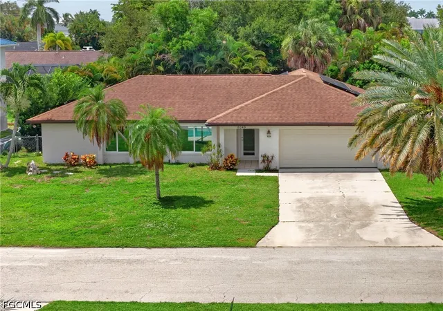 Photo 1 of Single family home for sale at 6049 Perthshire Ln, Fort Myers, FL 33908 | MLS# 2026035507 | Listing updated on 2026-08-20