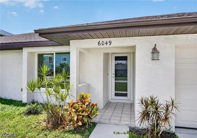 Photo 2 of Single family home for sale at 6049 Perthshire Ln, Fort Myers, FL 33908 | MLS# 2026035507 | Listing updated on 2026-08-20