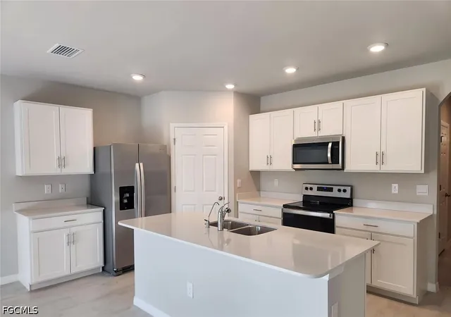 Photo 3 of Single family home for sale at 20580 Charles St, Alva, FL 33920 | MLS# 2026035516 | Listing updated on 2026-08-21