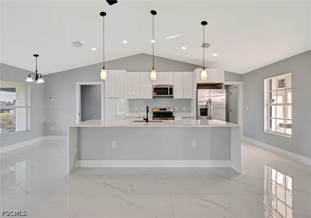 4th image of 4106 Ne 14Th Pl, Cape Coral, FL 33909 | MLS# 2026035635